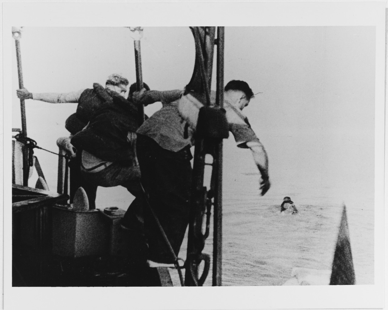 Crew members of the USS Panay abandoning ship